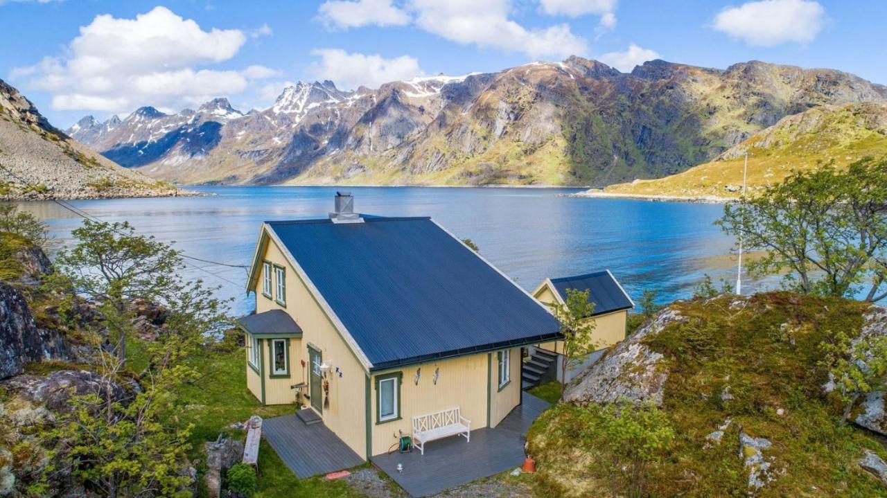 Sea-view House In Sund