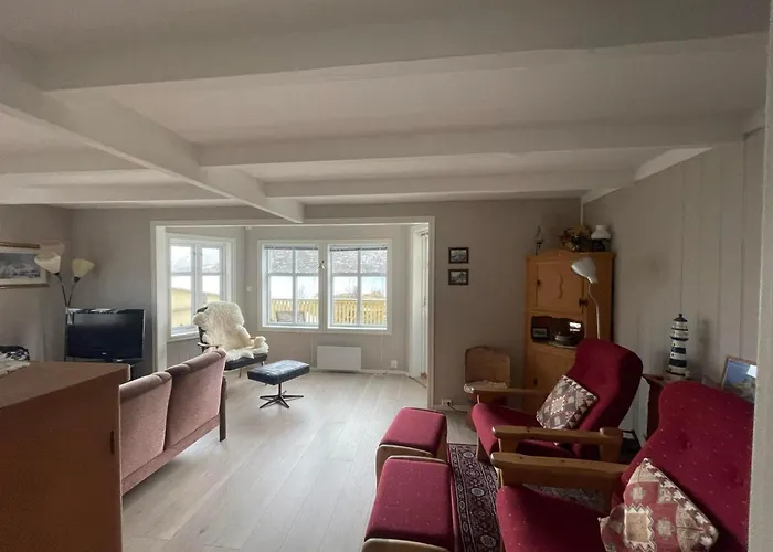 Sea-View House In Sund