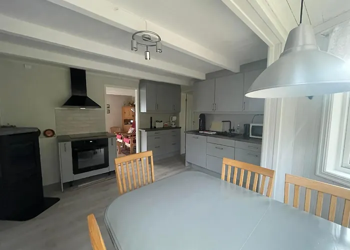Sea-View House In Sund